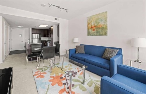 Aurora Highlands Apartment | nr Metro & Airport 1BR w/Rooftop Deck + Fast Wi-Fi