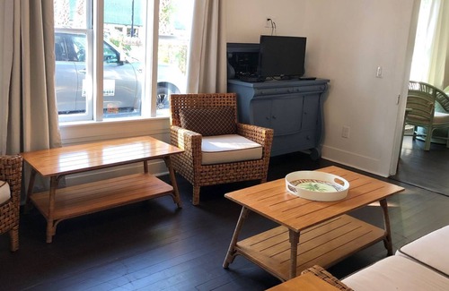 Historic District Apartment | NSB Uptown "Loving Life" Beautifully remodeled 1 bed/1 bath apt!