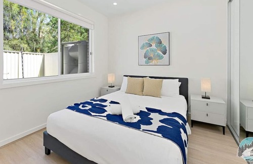 Schofields House | NSCH002-3 · Aircabin｜Schofield｜Lovly Comfy｜4 Bed House Parking
