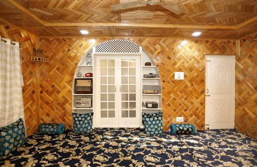 Srinagar House | Nuh Villa - Luxury stay with Kashmiri Warmth
