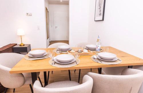 Krefeld Apartment | NUIT Apartment - HBF, Zentral, Helios-Klinik, Messe Düsseldorf 20 Min, NEU