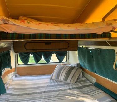 Torchefelon House | Nuit insolite Combi Volkswagen T2B campagne