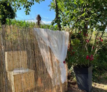 Torchefelon House | Nuit insolite Combi Volkswagen T2B campagne