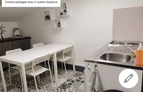 Saint-Laurent-sur-Saone Apartment | Nuit Tendance à Mâcon 3 - 2 Adultes et 2 Enfants