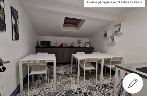 Saint-Laurent-sur-Saone Apartment | Nuit Tendance à Mâcon 3 - 2 Adultes et 2 Enfants