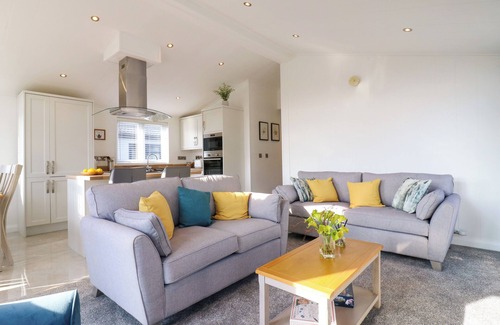 Burnham Market Cottage | NUMBER 43 THE POPLARS, pet friendly, with a garden in Burnham Market