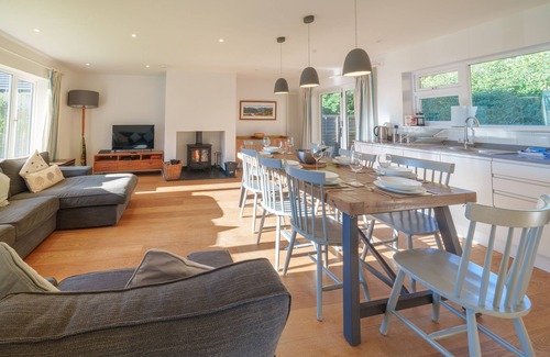 Ambleside House | Number 5 - 4-Bed Bungalow with Parking & Garden