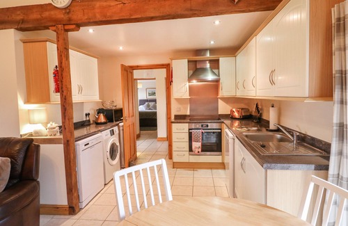 Newton Grange House | NUMBER 5, pet friendly, character holiday cottage in Hartington