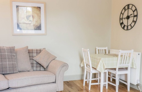 Jedburgh Apartment | NUMBER EIGHT, romantic, character holiday cottage in Jedburgh