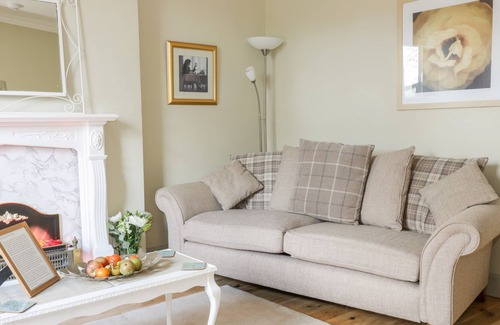 Jedburgh Apartment | NUMBER EIGHT, romantic, character holiday cottage in Jedburgh