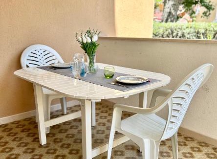 Lido Apartment | Nura's - Casa Flor Seaside