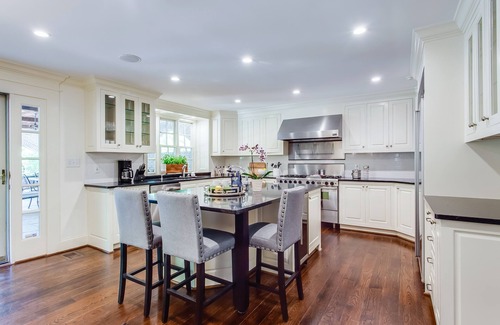 Buckhead House | NW Buckhead gorgeous Mediterranean 4 bed 3.5 bath house hot heated pool jacuzzi