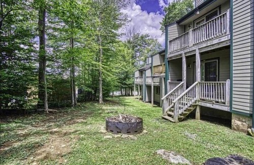 Timberline Condo | NWA4- Beautifully updated! Sleeps 8