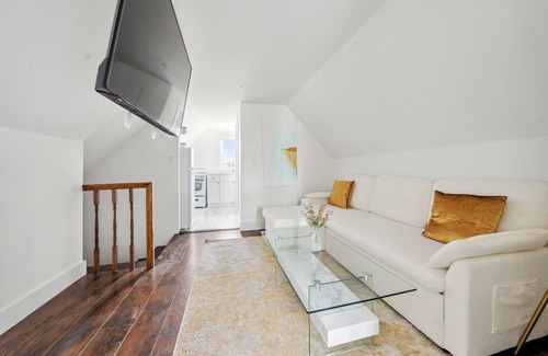 Southeast Yonkers Apartment | NY Luxury 1BR PRIME location Free Parking