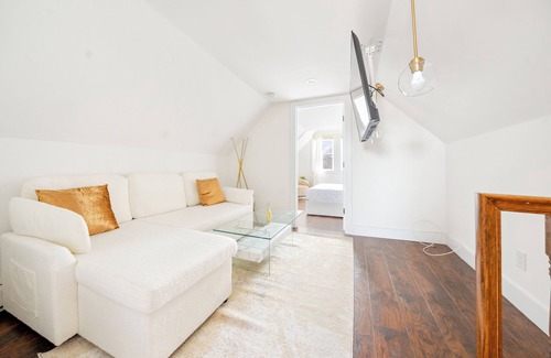 Southeast Yonkers Apartment | NY Luxury 1BR PRIME location Free Parking