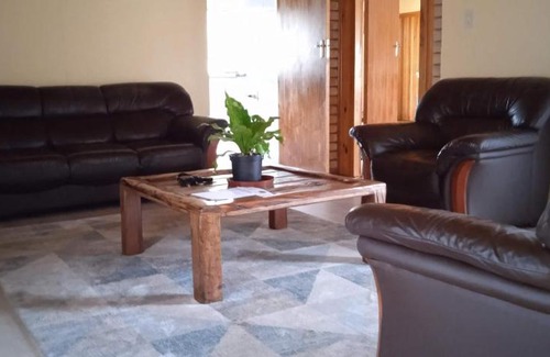 Kestell Bed & Breakfast | Nyathi Bed & Breakfast