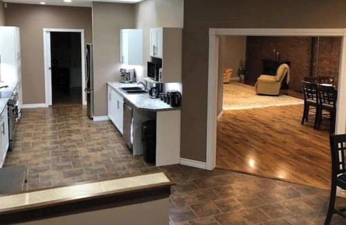 North Bay Apartment | NYC LOFT,Spacious, Modern, Downtown