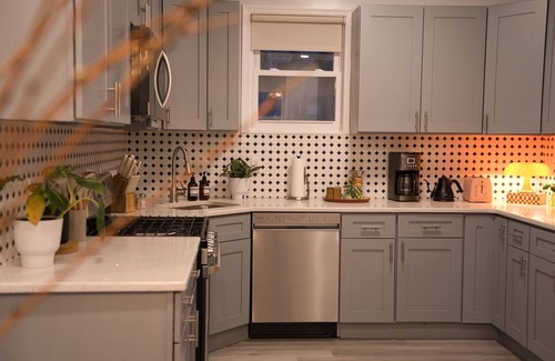 Constable Hook House | NYC Neighbor Duplex Delight 35 mins w/Parking