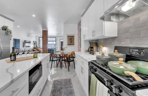 Constable Hook House | NYC Neighbor Home w/Parking. 30 min transit