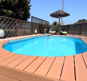 Torreira House | O CANTINHO DA RIA - JACUZZI with water at 35 degrees and POOL