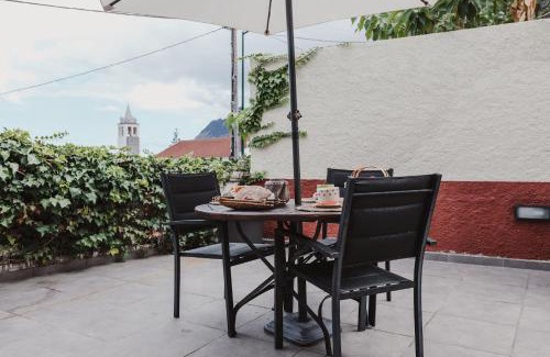 Porto da Cruz House | O Clube