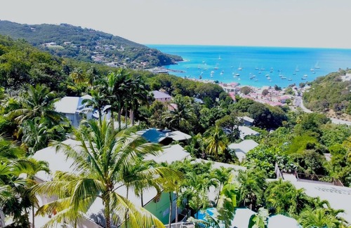 Deshaies Apartment | "O Coeur de Deshaies", Papaya Duplex. Room with sea view. A/C, swimming pool.