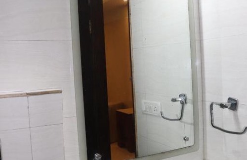 Karol Bagh Hotel | O Delhi Hotel with FREE RAILWAY STATION or AIRPORT PICK-UP