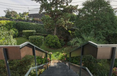 Caloura House | O Nosso Refúgio