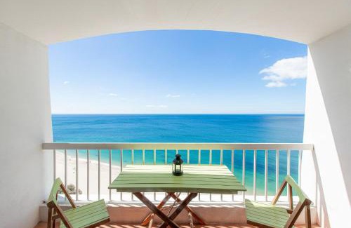 Santiago Apartment | O som das ondas - vista soberba de mar