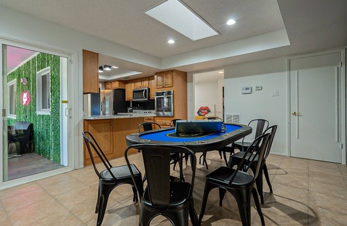 Park Lane House | O.T Scottsdale Game House Pop-A-Shot-bball/PingPong