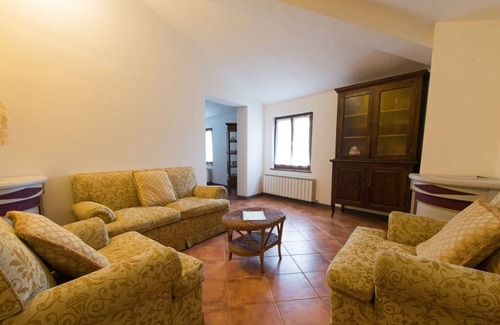 Bucine Apartment | OAK APARTMENT IN THE TUSCAN HILLS