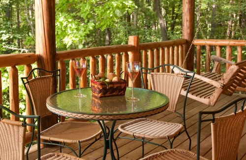 Sturgeon Bay Cabin | Oak cabin one bedroom
