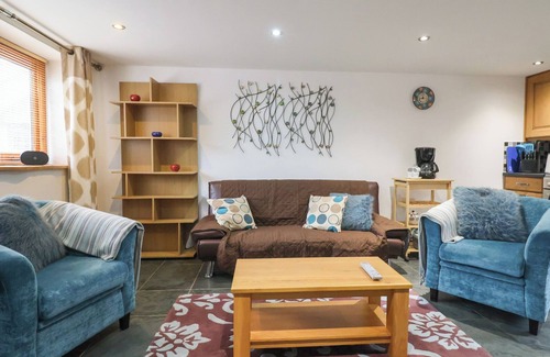 Bicton Cottage | OAK COTTAGE, family friendly, character holiday cottage in Aylesbeare