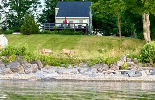Sodus House | Oak Cottage Lakefront Hot Tub Fire Pit