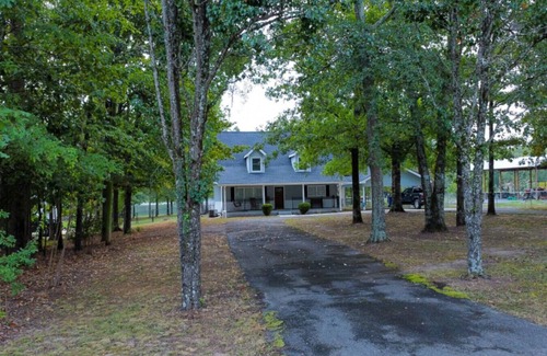Cedar Bluff House | Oak Grove Cottage on Weiss Lake