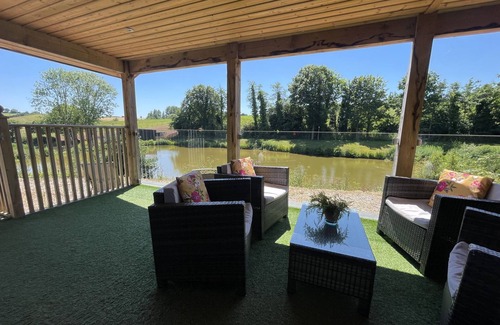 Exeter Cabin | Oak Lodge, South View Lodges, Exeter