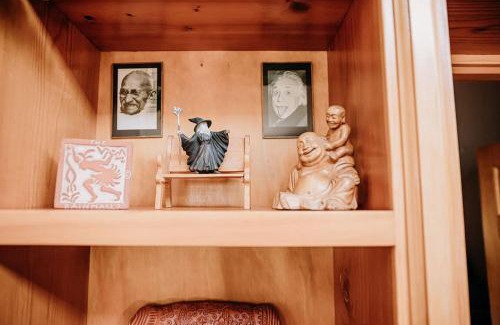 Mariposa House | Oak Meadows House