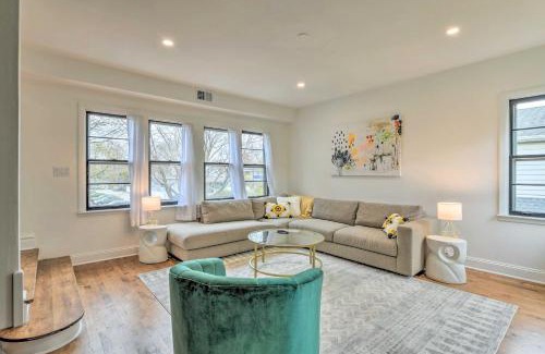 Oak Park House | Oak Park Home with Fire Pit - 5 Mi to Garfield Park!