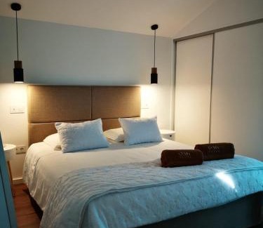 Ribeira Cha House | Oak Retreat House