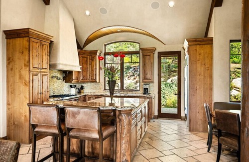Snowmass Village House | Oak Ridge Chalet-By Ski Shuttle Route 8!
