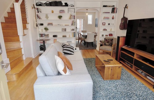 Mount Pleasant House | Oak St. Oasis Summary