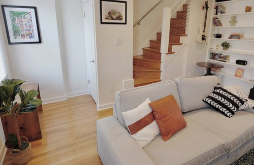 Mount Pleasant House | Oak St. Oasis Summary