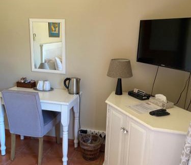 Paarl Cabin | Oak Tree Lodge