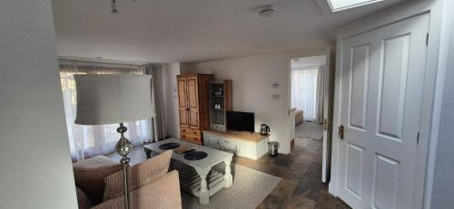 New Forest District House | Oak Tree Rooms LTD