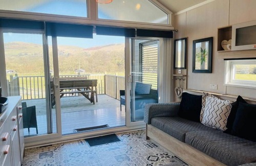Rhayader House | Oak Tree View