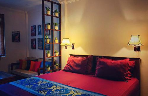 Primrose Hotel | Oak Wood Residency Kandy