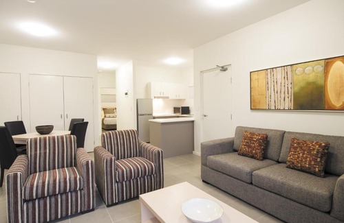 Middlemount Apartment | Oaks Middlemount Suites