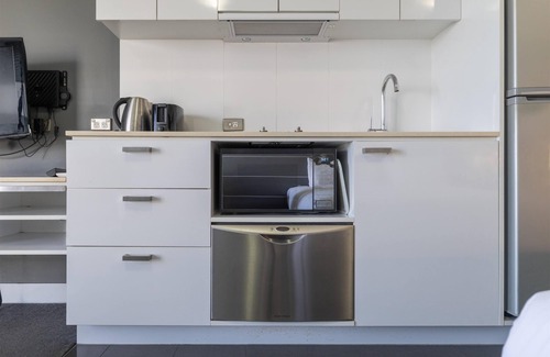 South Townsville Apartment | Oaks Townsville Hotel