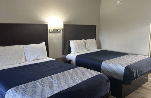 Oakdale Hotel | Oakwood Inn