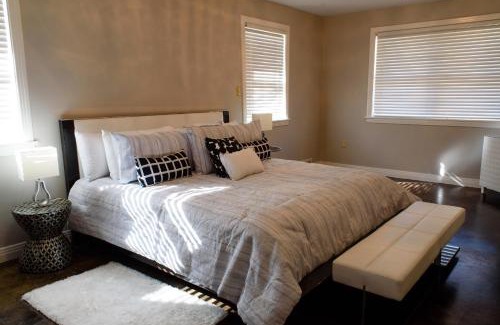 Hot Springs House | Oakwood Manor - Steps to Oaklawn, minutes to Downtown, Lakes, More